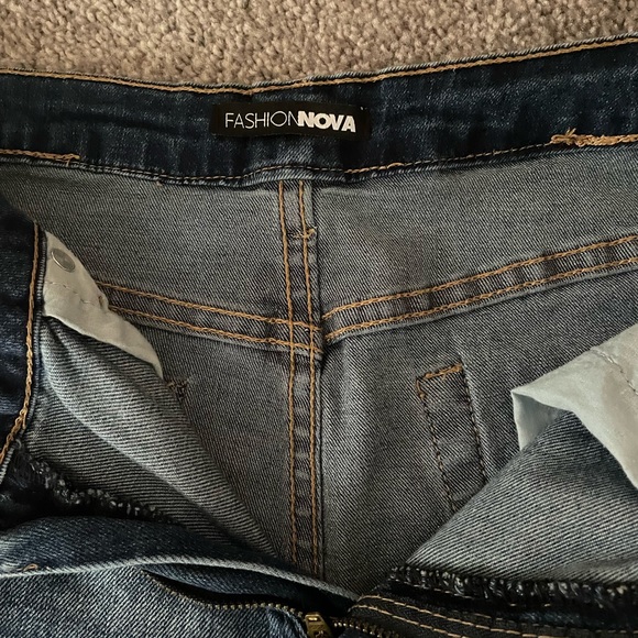 Fashion Nova jeans - Picture 2 of 2